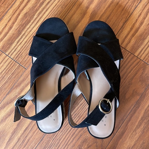 Wedges - Picture 5 of 5